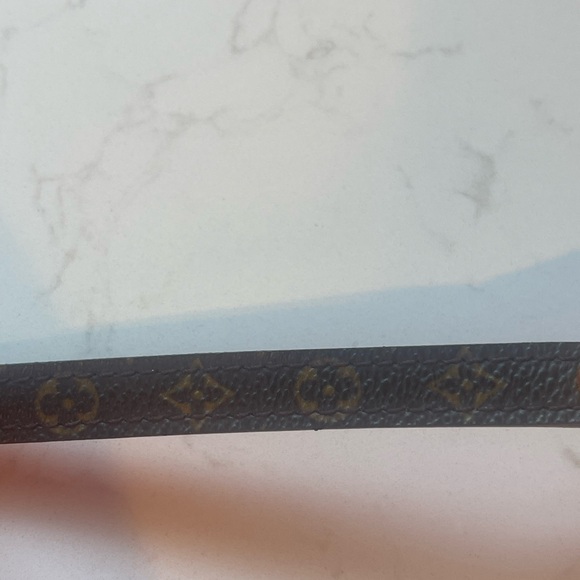 Louis Vuitton leather bracelet - Picture 5 of 7